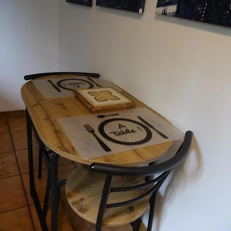 Chez Martine Confort Entierement Independant 아파트 포